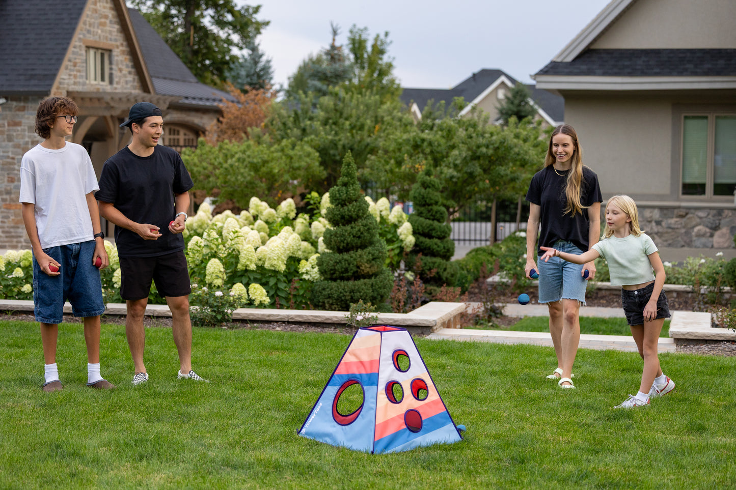 TowerToss — 360° Cornhole Garden Game